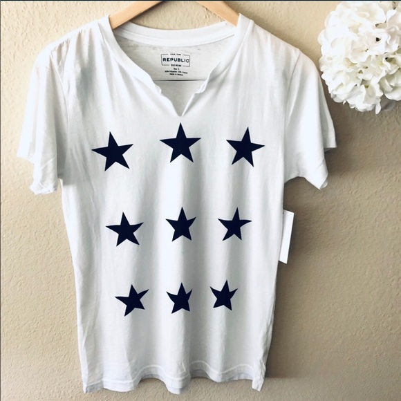 Women’s Star Graphic Tee - Picture 2 of 3